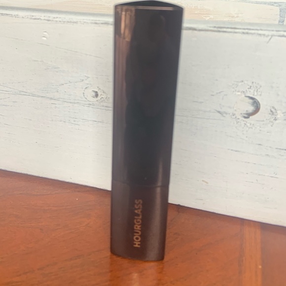 Hourglass Foundation Stick - Picture 2 of 3